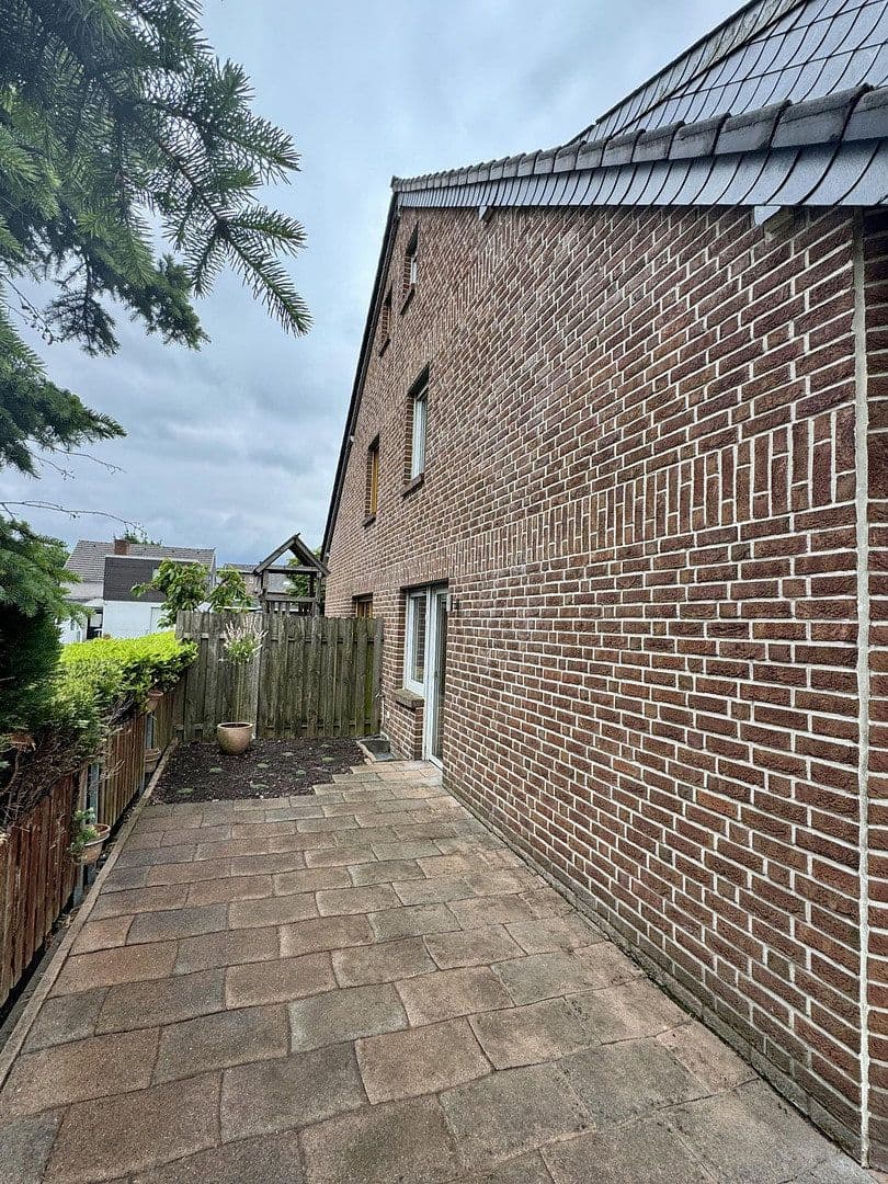 Predaj domu 120 m², pozemek 167 m², Moers, Severné Porýnie - Westfálsko Predaj domu 120 m², pozemek 167 m², Moers, Severné Porýnie - Westfálsko