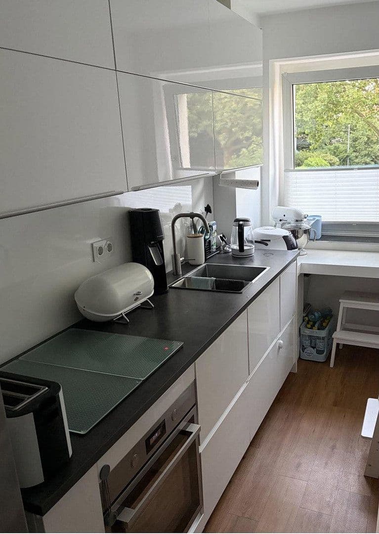 Prenájom bytu 3-izbový 66 m², Düsseldorf, Severné Porýnie - Westfálsko Prenájom bytu 3-izbový 66 m², Düsseldorf, Severné Porýnie - Westfálsko