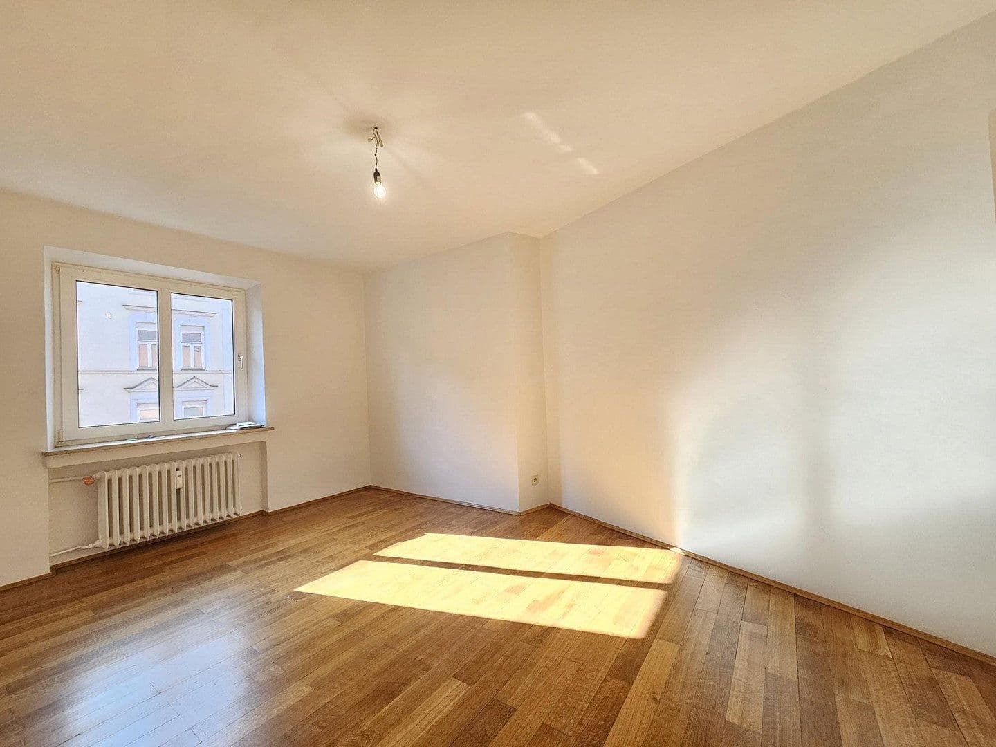 Prenájom bytu 2-izbový 70 m², Franziskaner Straße 3, München, Bavorsko Prenájom bytu 2-izbový 70 m², Franziskaner Straße 3, München, Bavorsko