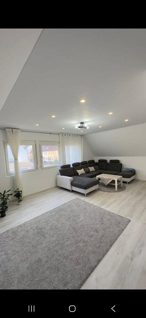 Prenájom bytu 4-izbový 90 m², Nürnberg, Bavorsko Prenájom bytu 4-izbový 90 m², Nürnberg, Bavorsko