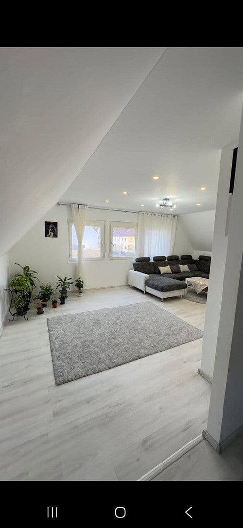 Prenájom bytu 4-izbový 90 m², Nürnberg, Bavorsko Prenájom bytu 4-izbový 90 m², Nürnberg, Bavorsko
