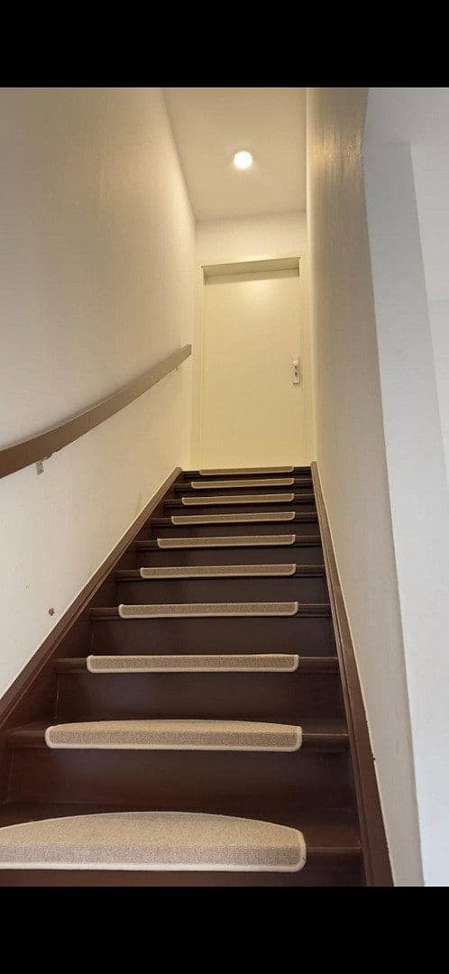 Prenájom bytu 4-izbový 90 m², Nürnberg, Bavorsko Prenájom bytu 4-izbový 90 m², Nürnberg, Bavorsko