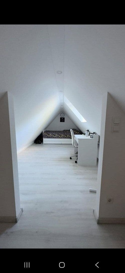 Prenájom bytu 4-izbový 90 m², Nürnberg, Bavorsko Prenájom bytu 4-izbový 90 m², Nürnberg, Bavorsko