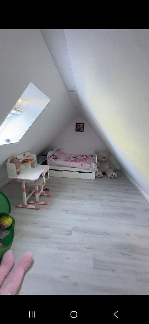 Prenájom bytu 4-izbový 90 m², Nürnberg, Bavorsko Prenájom bytu 4-izbový 90 m², Nürnberg, Bavorsko