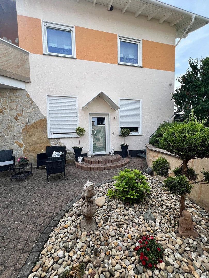 Predaj domu 260 m², pozemek 488 m², Mainhausen, Hesensko Predaj domu 260 m², pozemek 488 m², Mainhausen, Hesensko
