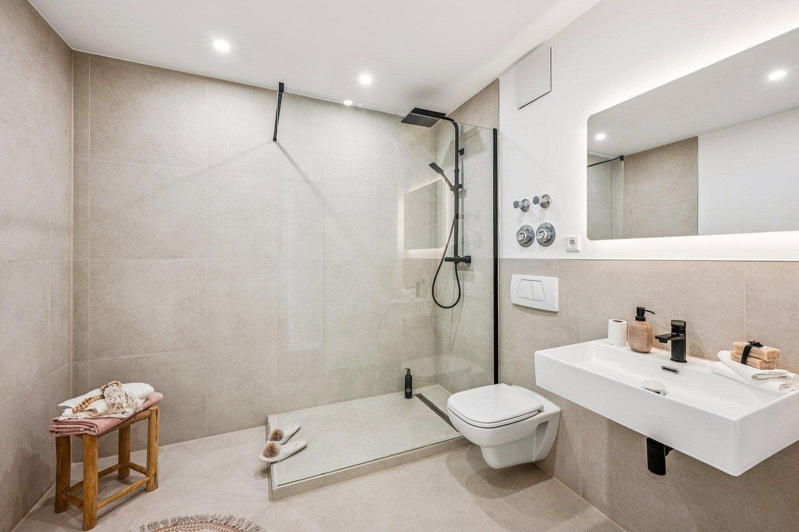 Predaj bytu 3-izbový 79 m², Krefeld, Severné Porýnie - Westfálsko Predaj bytu 3-izbový 79 m², Krefeld, Severné Porýnie - Westfálsko