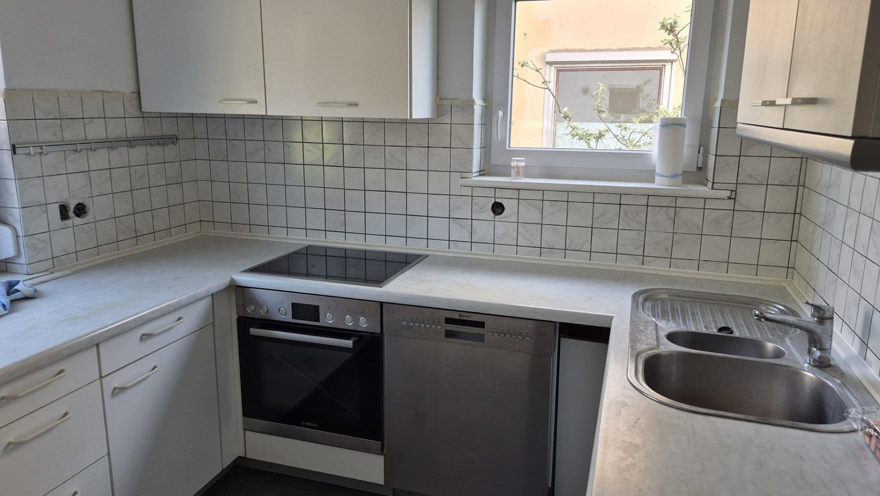 Prenájom bytu 3-izbový 87 m², Stuttgart, Bádensko-Wurttembersko Prenájom bytu 3-izbový 87 m², Stuttgart, Bádensko-Wurttembersko