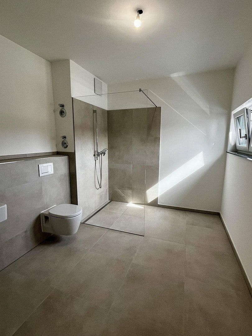 Prenájom bytu 3-izbový 128 m², Alte Str. 8, Frechen, Severné Porýnie - Westfálsko Prenájom bytu 3-izbový 128 m², Alte Str. 8, Frechen, Severné Porýnie - Westfálsko