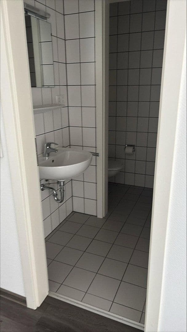 Prenájom kancelárie 485 m², Frankfurt-Zeilsheim, Hesensko Prenájom kancelárie 485 m², Frankfurt-Zeilsheim, Hesensko