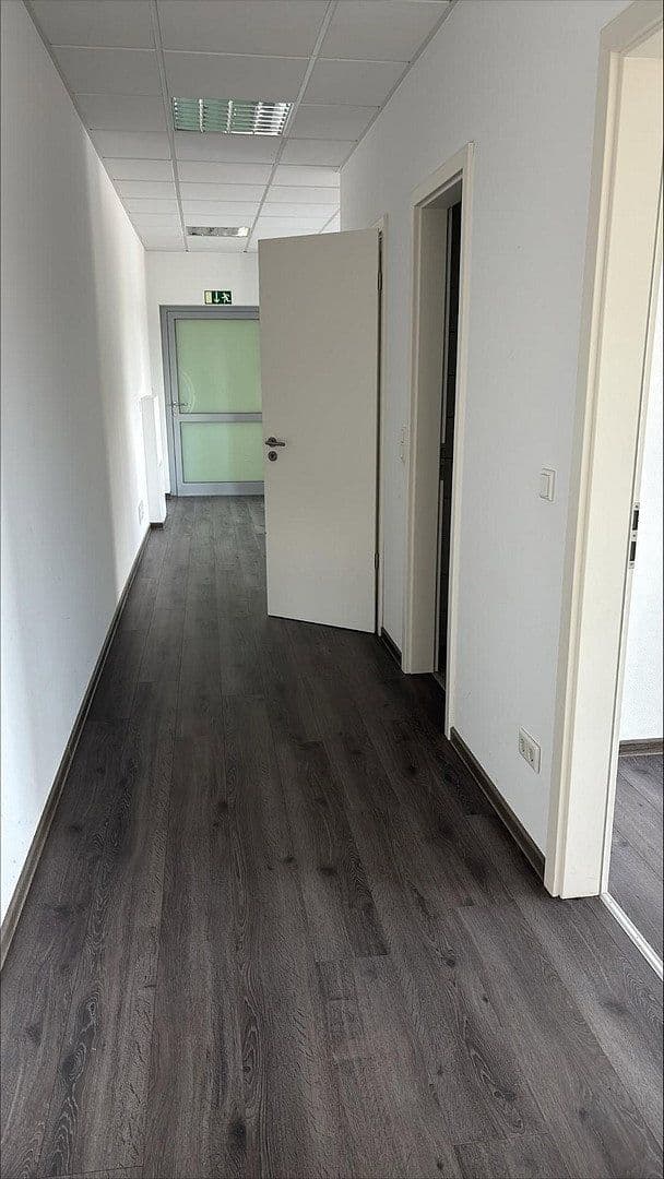 Prenájom kancelárie 485 m², Frankfurt-Zeilsheim, Hesensko Prenájom kancelárie 485 m², Frankfurt-Zeilsheim, Hesensko