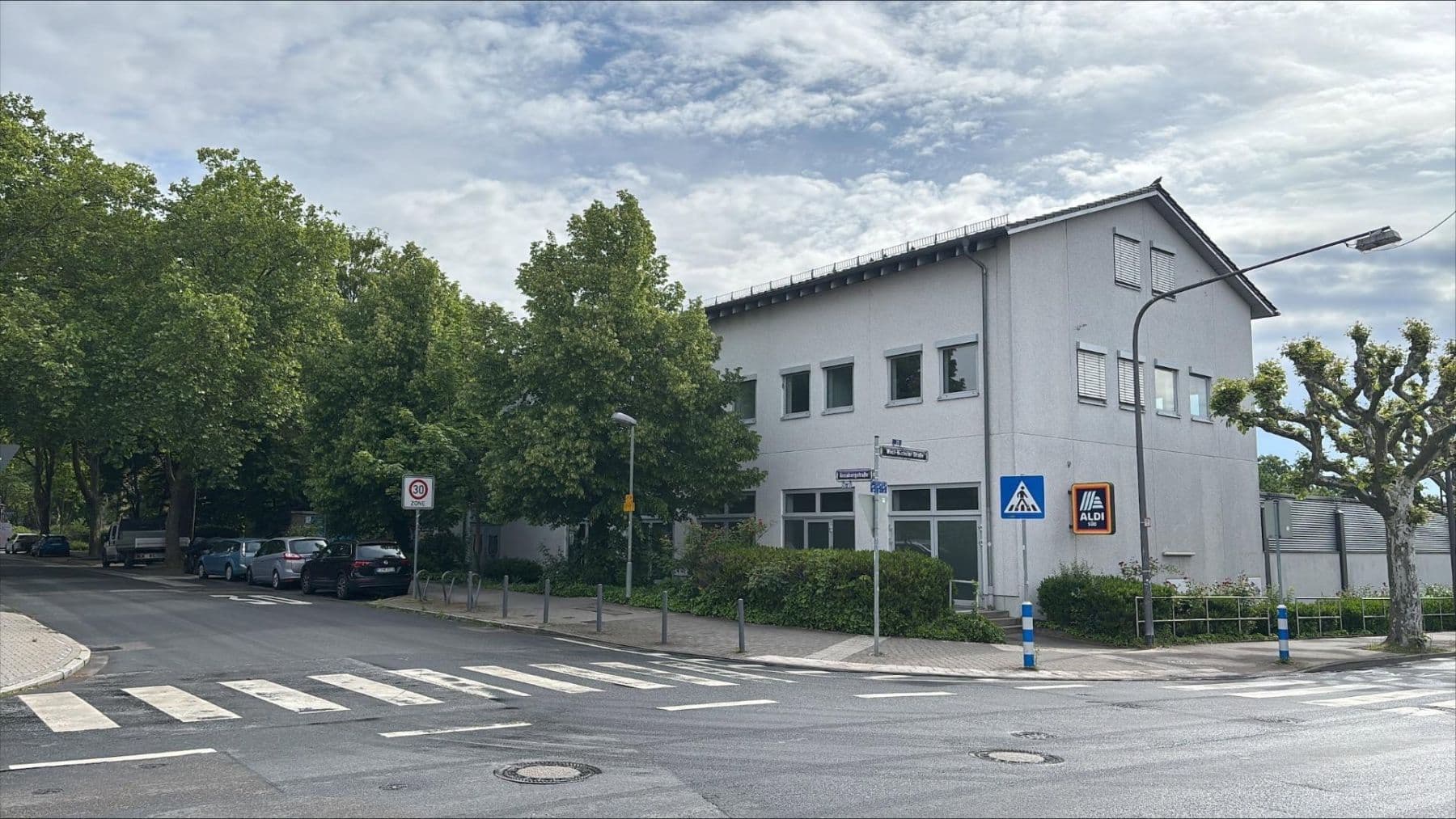 Prenájom kancelárie 485 m², Frankfurt-Zeilsheim, Hesensko Prenájom kancelárie 485 m², Frankfurt-Zeilsheim, Hesensko