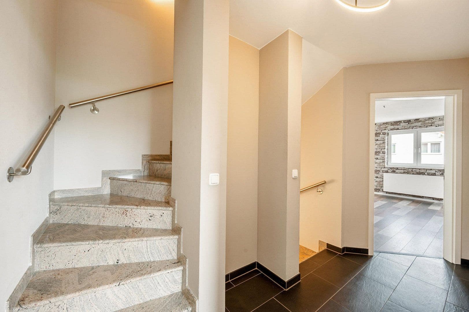 Predaj domu 141 m², pozemek 224 m², In der Wolfskaute 23, Weiterstadt, Hesensko Predaj domu 141 m², pozemek 224 m², In der Wolfskaute 23, Weiterstadt, Hesensko