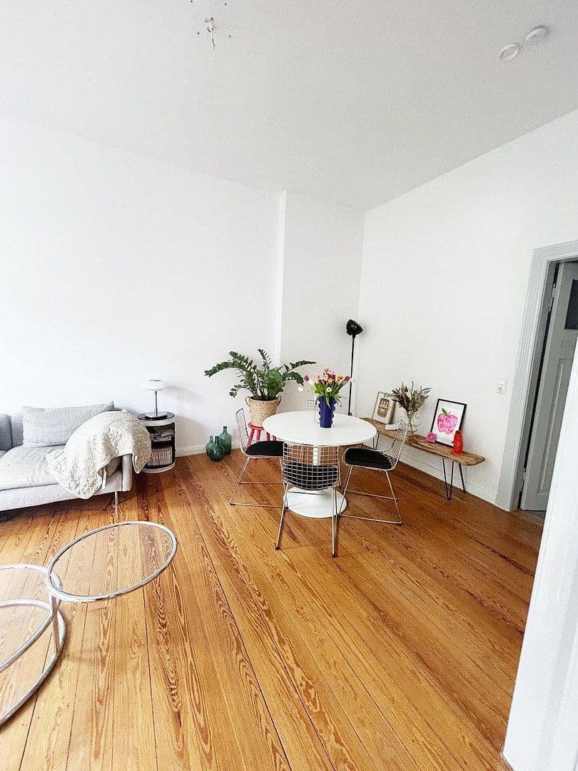 Prenájom bytu 3-izbový 89 m², Bremen, Brémy Prenájom bytu 3-izbový 89 m², Bremen, Brémy
