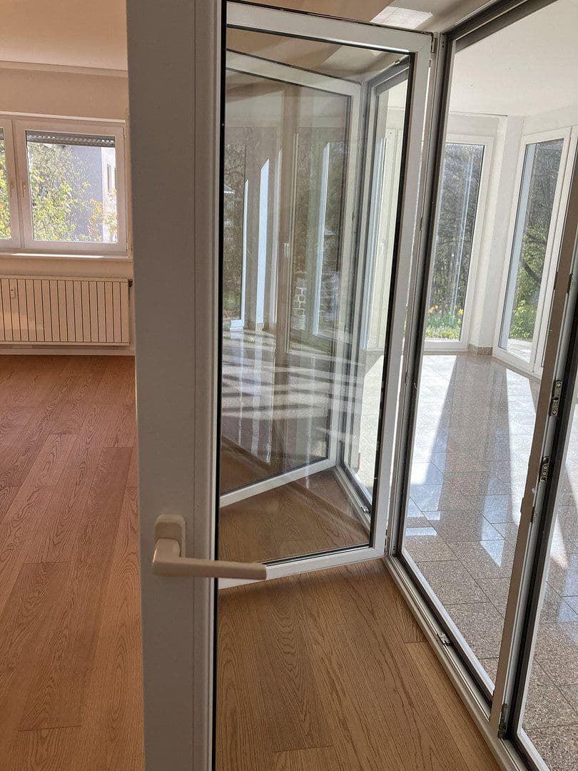 Prenájom bytu 3-izbový 119 m², Birstein, Hesensko Prenájom bytu 3-izbový 119 m², Birstein, Hesensko