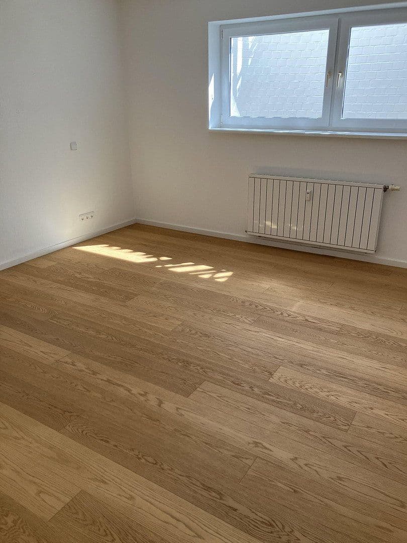 Prenájom bytu 3-izbový 119 m², Birstein, Hesensko Prenájom bytu 3-izbový 119 m², Birstein, Hesensko