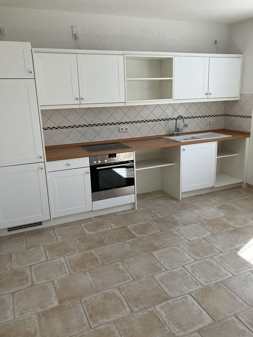 Prenájom bytu 3-izbový 119 m², Birstein, Hesensko Prenájom bytu 3-izbový 119 m², Birstein, Hesensko