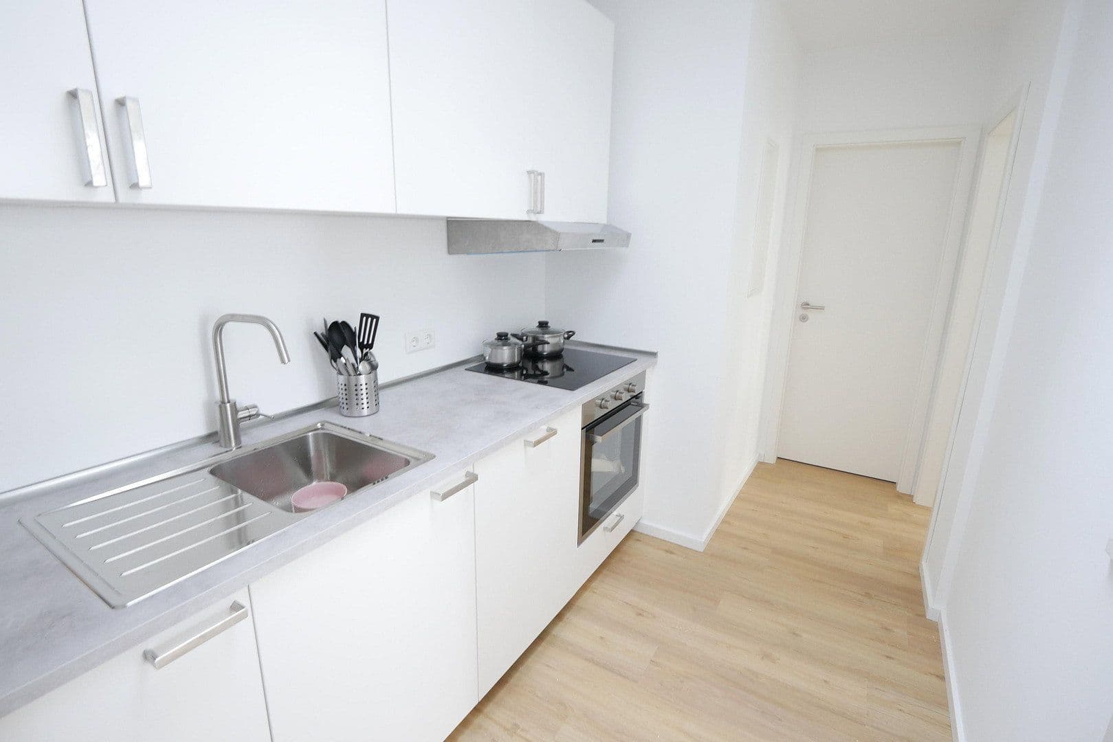 Prenájom bytu 25 m², Stuttgart, Bádensko-Wurttembersko Prenájom bytu 25 m², Stuttgart, Bádensko-Wurttembersko