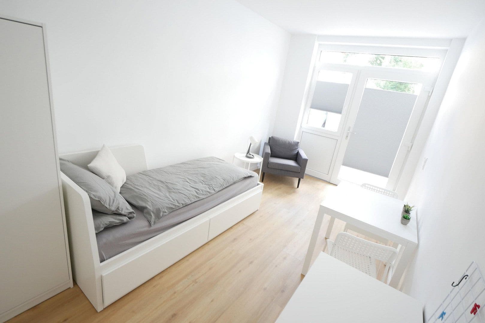 Prenájom bytu 25 m², Stuttgart, Bádensko-Wurttembersko Prenájom bytu 25 m², Stuttgart, Bádensko-Wurttembersko