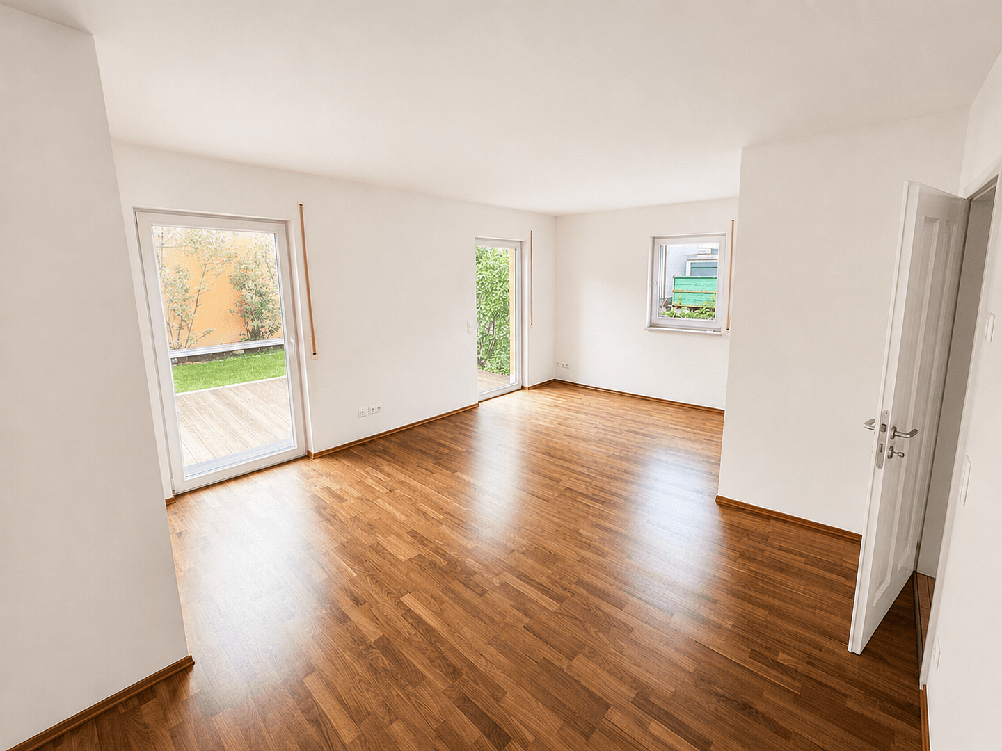 Prenájom domu 112 m², pozemek 162 m², Baiersdorf, Bavorsko Prenájom domu 112 m², pozemek 162 m², Baiersdorf, Bavorsko