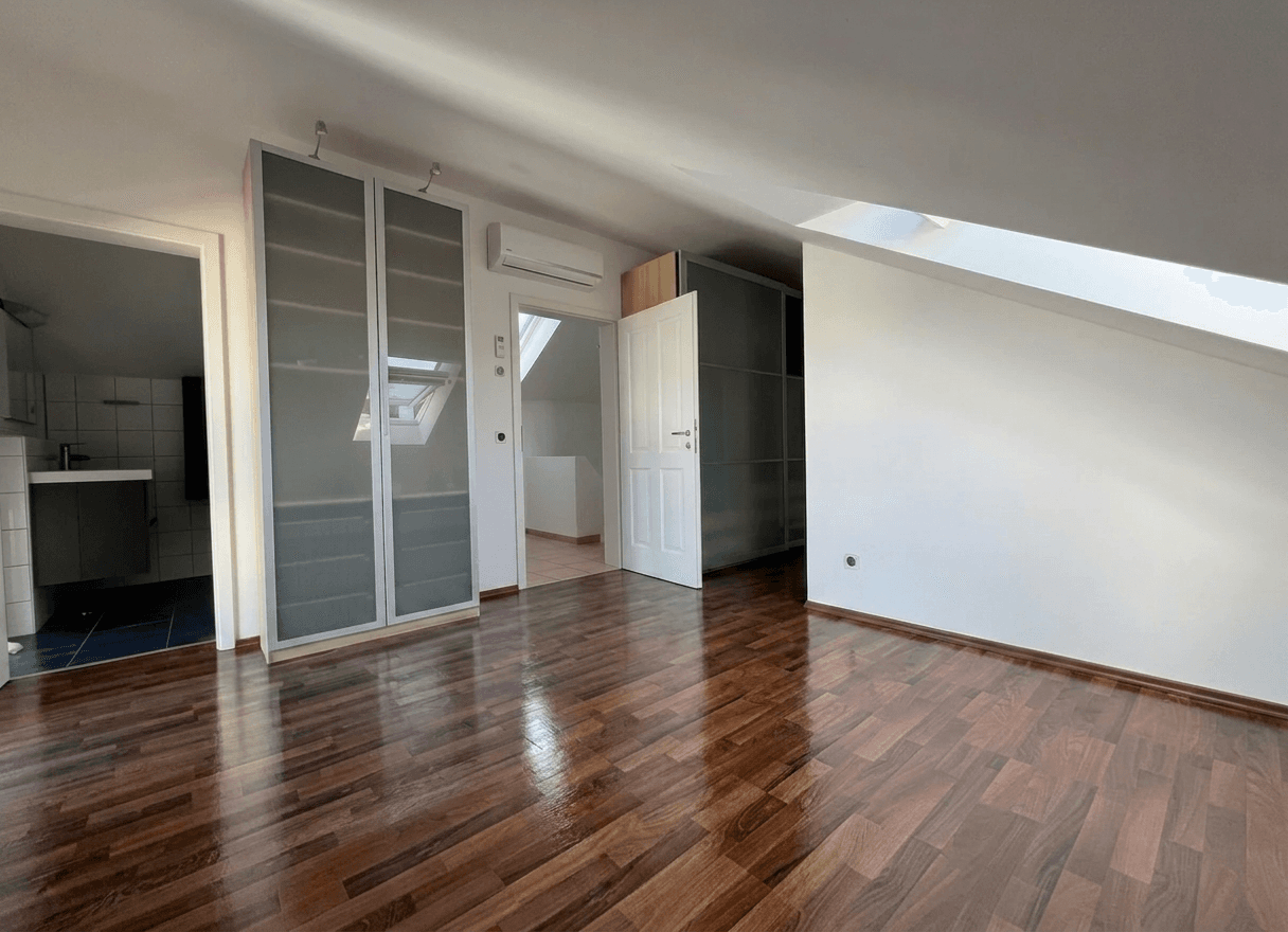 Prenájom domu 112 m², pozemek 162 m², Baiersdorf, Bavorsko Prenájom domu 112 m², pozemek 162 m², Baiersdorf, Bavorsko