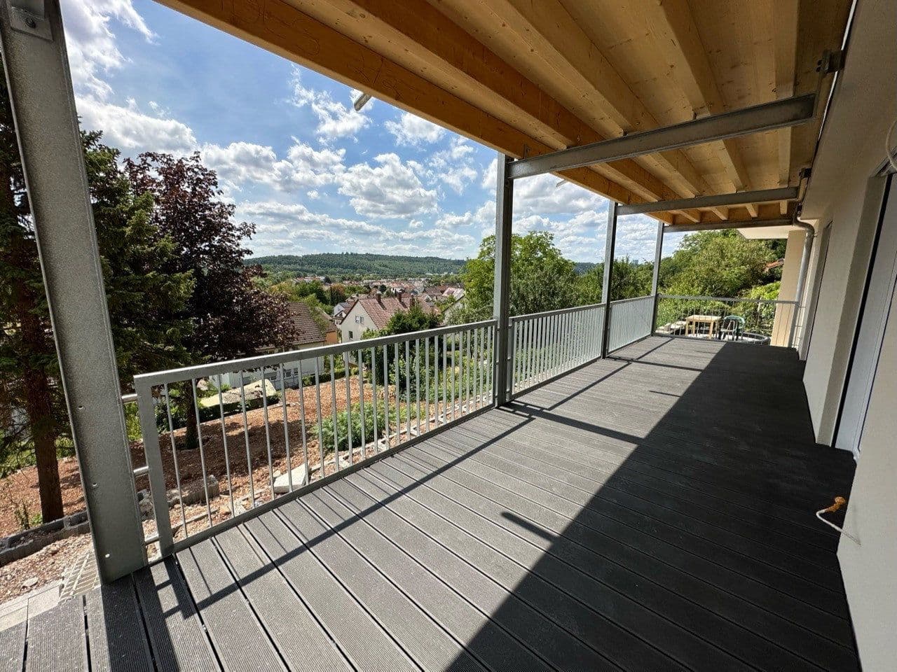 Prenájom bytu 3-izbový 79 m², Esslingen am Neckar, Bádensko-Wurttembersko Prenájom bytu 3-izbový 79 m², Esslingen am Neckar, Bádensko-Wurttembersko
