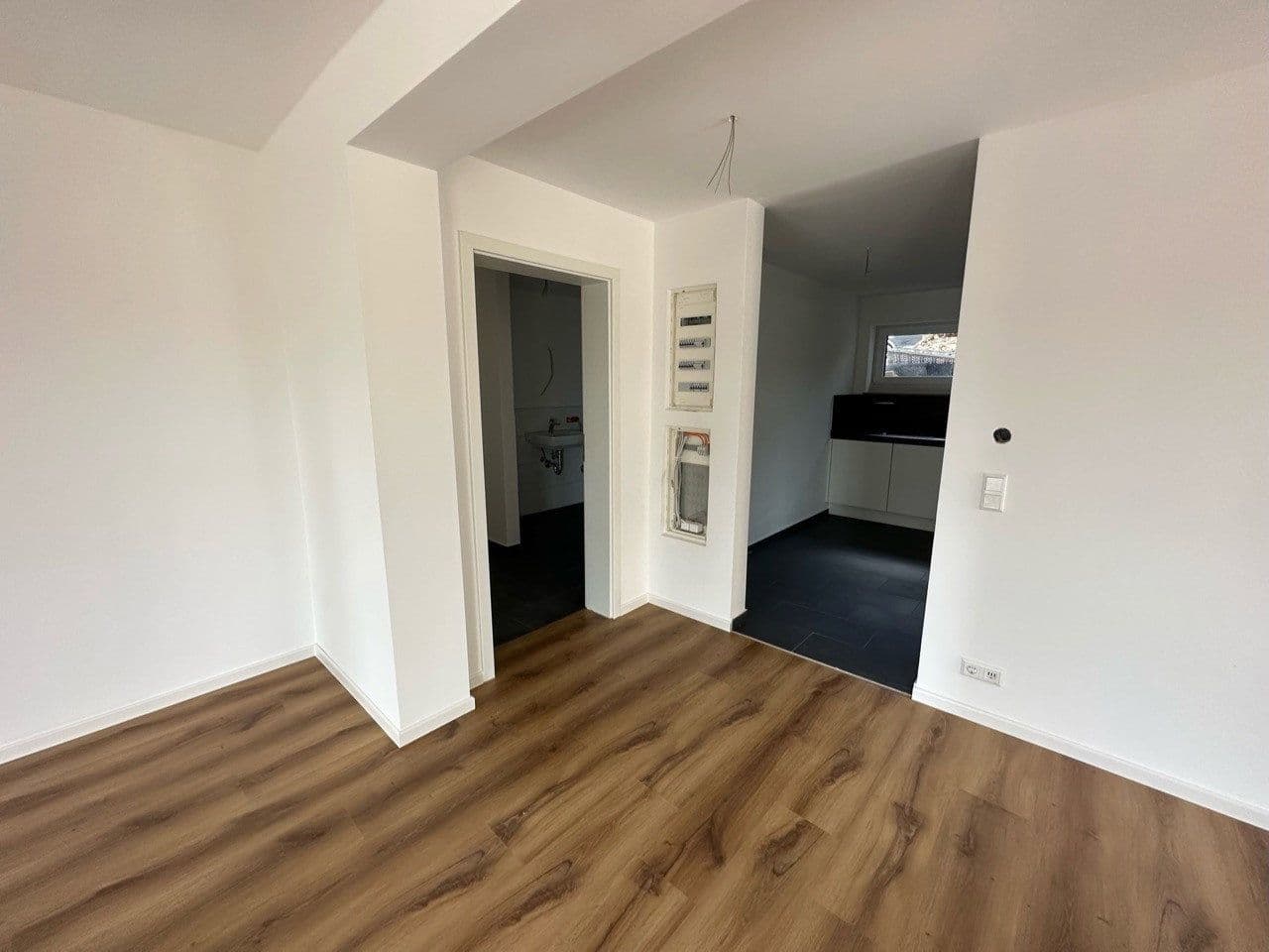 Prenájom bytu 3-izbový 79 m², Esslingen am Neckar, Bádensko-Wurttembersko Prenájom bytu 3-izbový 79 m², Esslingen am Neckar, Bádensko-Wurttembersko