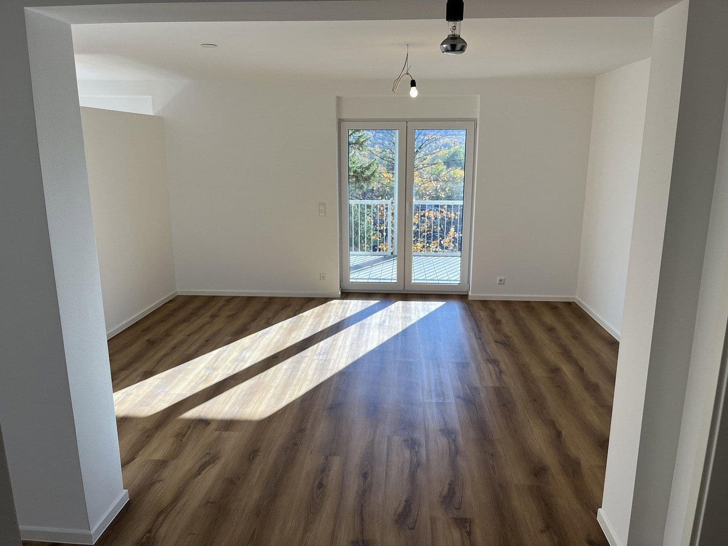 Prenájom bytu 3-izbový 79 m², Esslingen am Neckar, Bádensko-Wurttembersko Prenájom bytu 3-izbový 79 m², Esslingen am Neckar, Bádensko-Wurttembersko