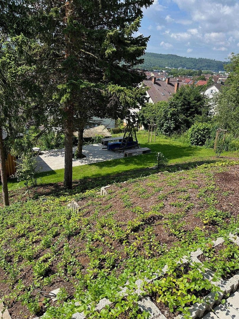 Prenájom bytu 3-izbový 79 m², Esslingen am Neckar, Bádensko-Wurttembersko Prenájom bytu 3-izbový 79 m², Esslingen am Neckar, Bádensko-Wurttembersko