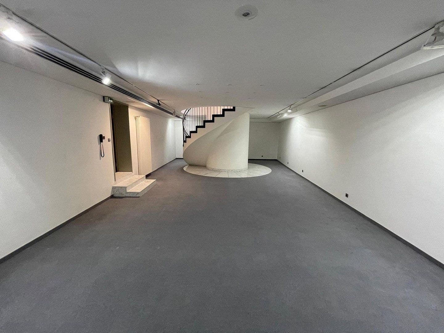 Prenájom nebytového priestoru 350 m², Mönchengladbach-Rheydt, Severné Porýnie - Westfálsko Prenájom nebytového priestoru 350 m², Mönchengladbach-Rheydt, Severné Porýnie - Westfálsko