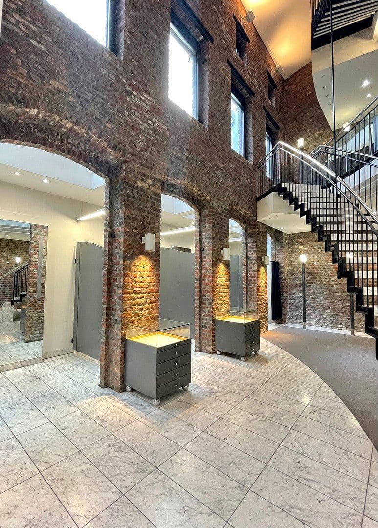 Prenájom nebytového priestoru 350 m², Mönchengladbach-Rheydt, Severné Porýnie - Westfálsko Prenájom nebytového priestoru 350 m², Mönchengladbach-Rheydt, Severné Porýnie - Westfálsko