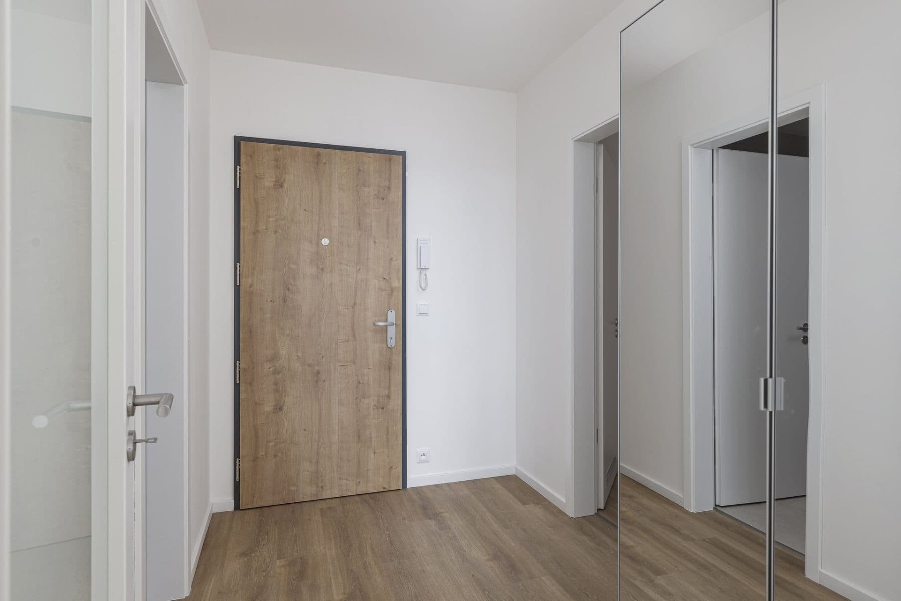 Prenájom bytu 2-izbový 48 m², Divíškové, Praha, Praha Prenájom bytu 2-izbový 48 m², Divíškové, Praha, Praha