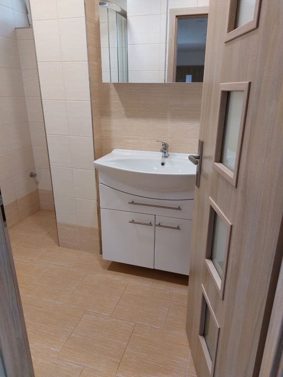Prenájom bytu 2-izbový 70 m², U Obory, Úvaly, Středočeský kraj Prenájom bytu 2-izbový 70 m², U Obory, Úvaly, Středočeský kraj