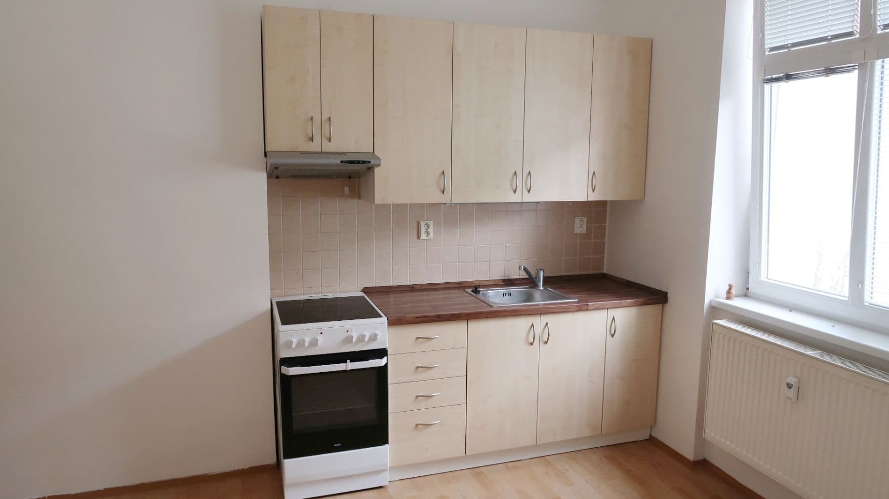 Prenájom bytu 1-izbový 34 m², Karáskovo náměstí, Brno, Jihomoravský kraj Prenájom bytu 1-izbový 34 m², Karáskovo náměstí, Brno, Jihomoravský kraj