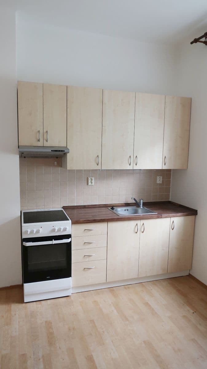 Prenájom bytu 1-izbový 34 m², Karáskovo náměstí, Brno, Jihomoravský kraj Prenájom bytu 1-izbový 34 m², Karáskovo náměstí, Brno, Jihomoravský kraj