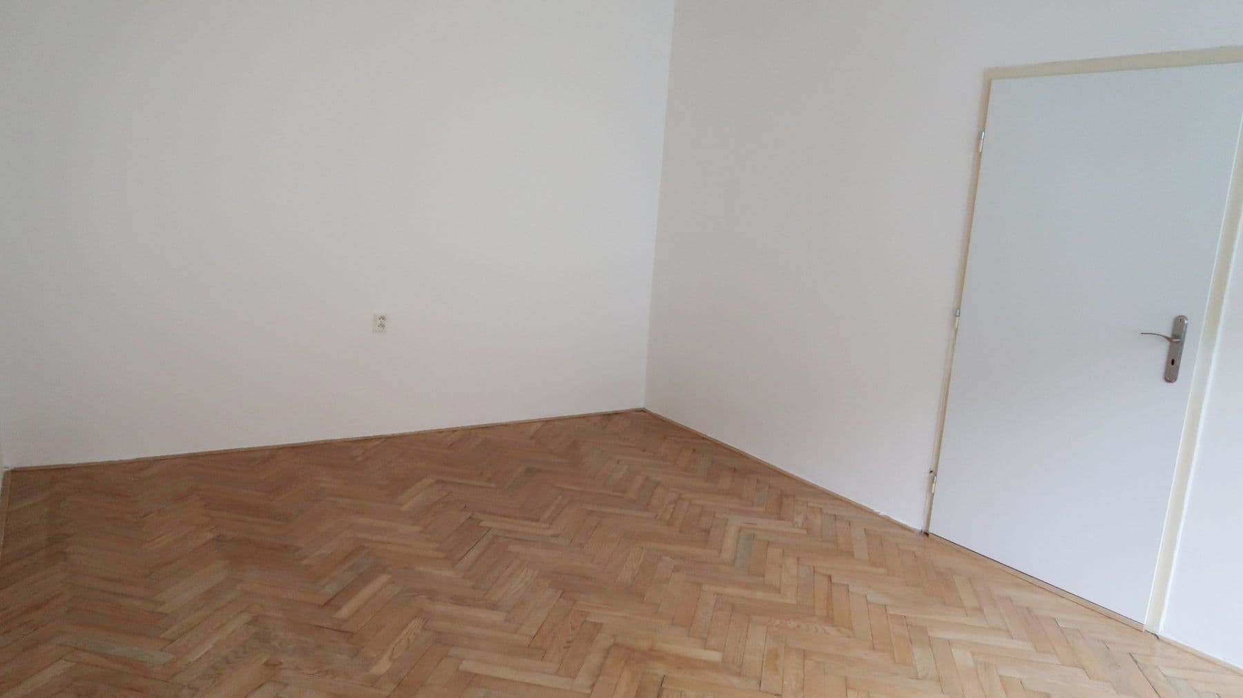 Prenájom bytu 1-izbový 34 m², Karáskovo náměstí, Brno, Jihomoravský kraj Prenájom bytu 1-izbový 34 m², Karáskovo náměstí, Brno, Jihomoravský kraj