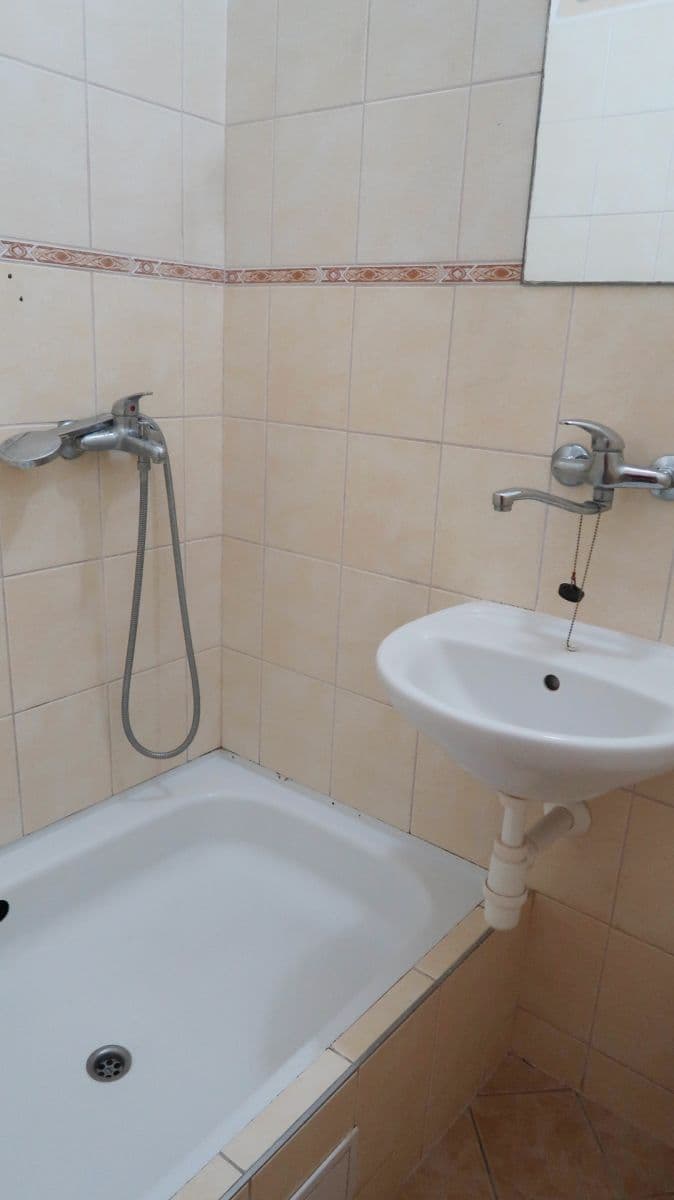 Prenájom bytu 1-izbový 34 m², Karáskovo náměstí, Brno, Jihomoravský kraj Prenájom bytu 1-izbový 34 m², Karáskovo náměstí, Brno, Jihomoravský kraj