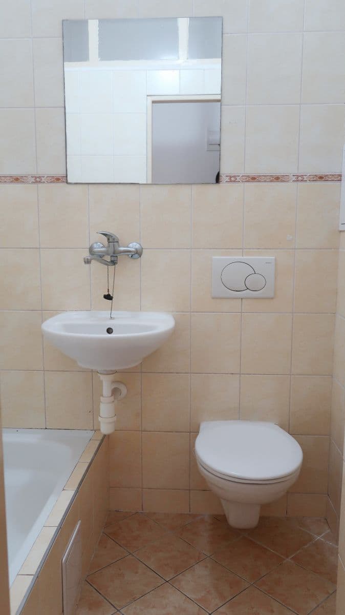 Prenájom bytu 1-izbový 34 m², Karáskovo náměstí, Brno, Jihomoravský kraj Prenájom bytu 1-izbový 34 m², Karáskovo náměstí, Brno, Jihomoravský kraj