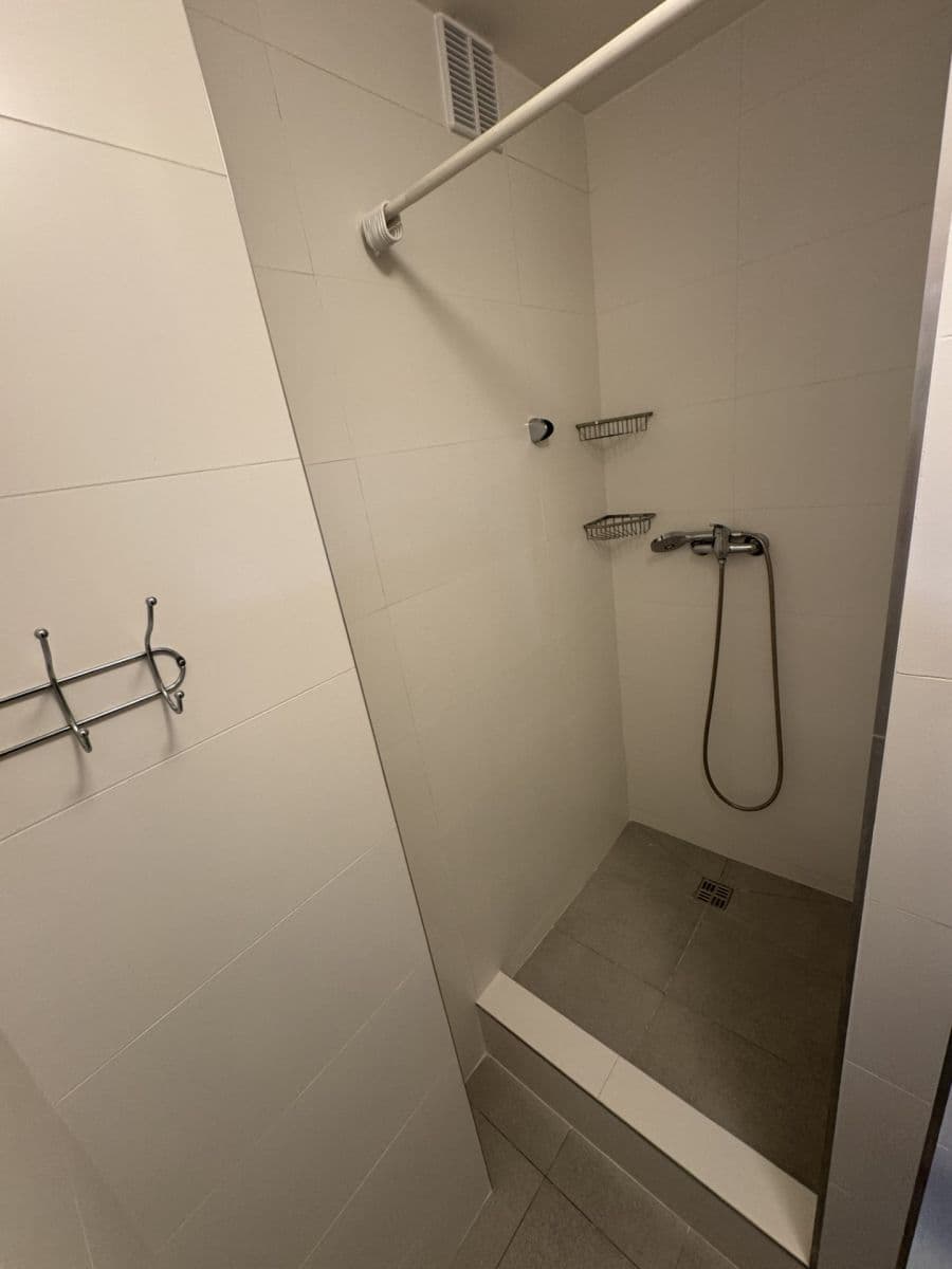 Prenájom bytu 2-izbový 51 m², Štefánikova, Praha, Praha Prenájom bytu 2-izbový 51 m², Štefánikova, Praha, Praha