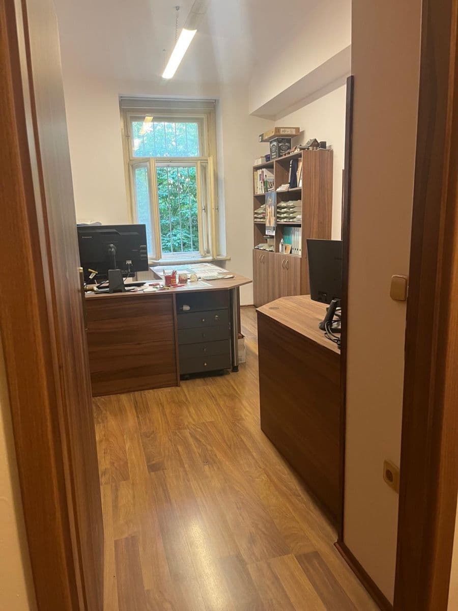Prenájom kancelárie 83 m², Třebízského, Praha, Praha Prenájom kancelárie 83 m², Třebízského, Praha, Praha