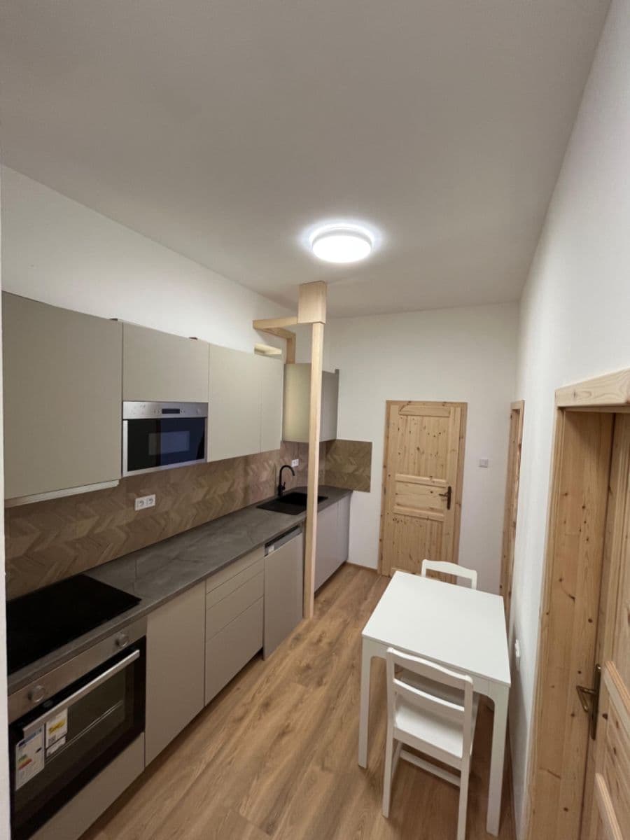 Prenájom bytu 2-izbový 60 m², Vinohradská, Praha, Praha Prenájom bytu 2-izbový 60 m², Vinohradská, Praha, Praha