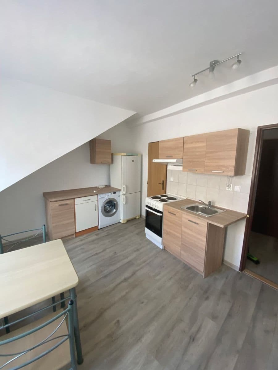 Prenájom bytu 1-izbový 50 m², Sokolovská, Karlovy Vary, Karlovarský kraj Prenájom bytu 1-izbový 50 m², Sokolovská, Karlovy Vary, Karlovarský kraj