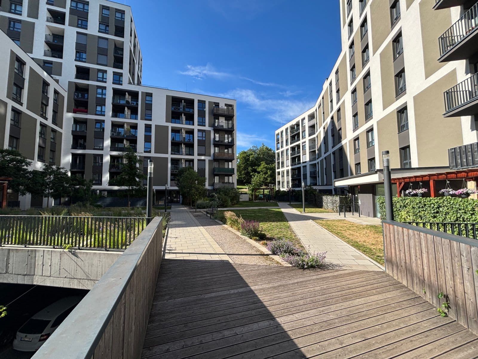 Prenájom bytu 3-izbový 75 m², Olgy Havlové, Praha, Praha Prenájom bytu 3-izbový 75 m², Olgy Havlové, Praha, Praha