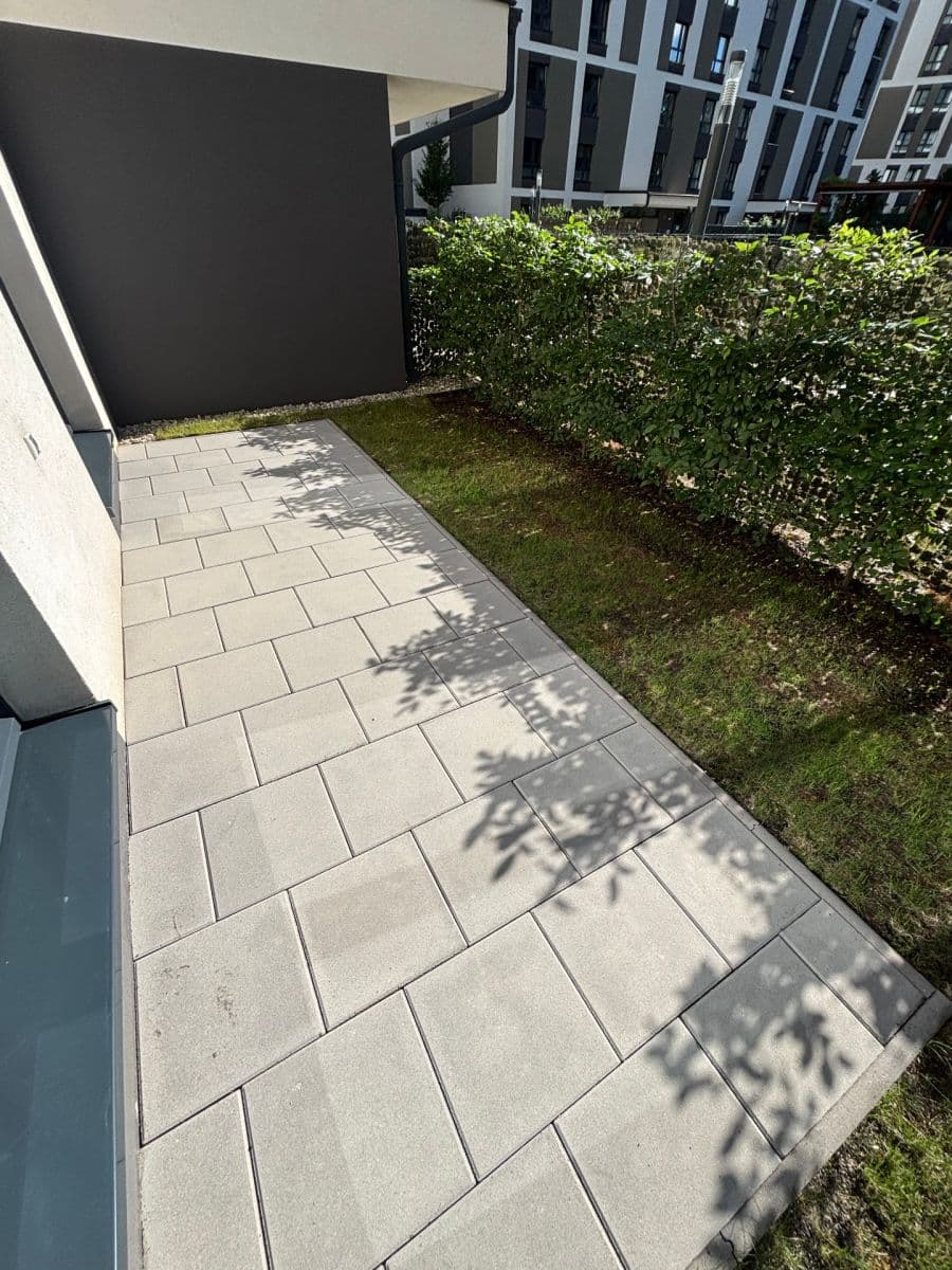 Prenájom bytu 3-izbový 75 m², Olgy Havlové, Praha, Praha Prenájom bytu 3-izbový 75 m², Olgy Havlové, Praha, Praha