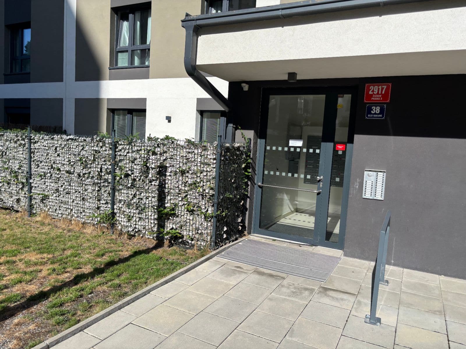 Prenájom bytu 3-izbový 75 m², Olgy Havlové, Praha, Praha Prenájom bytu 3-izbový 75 m², Olgy Havlové, Praha, Praha