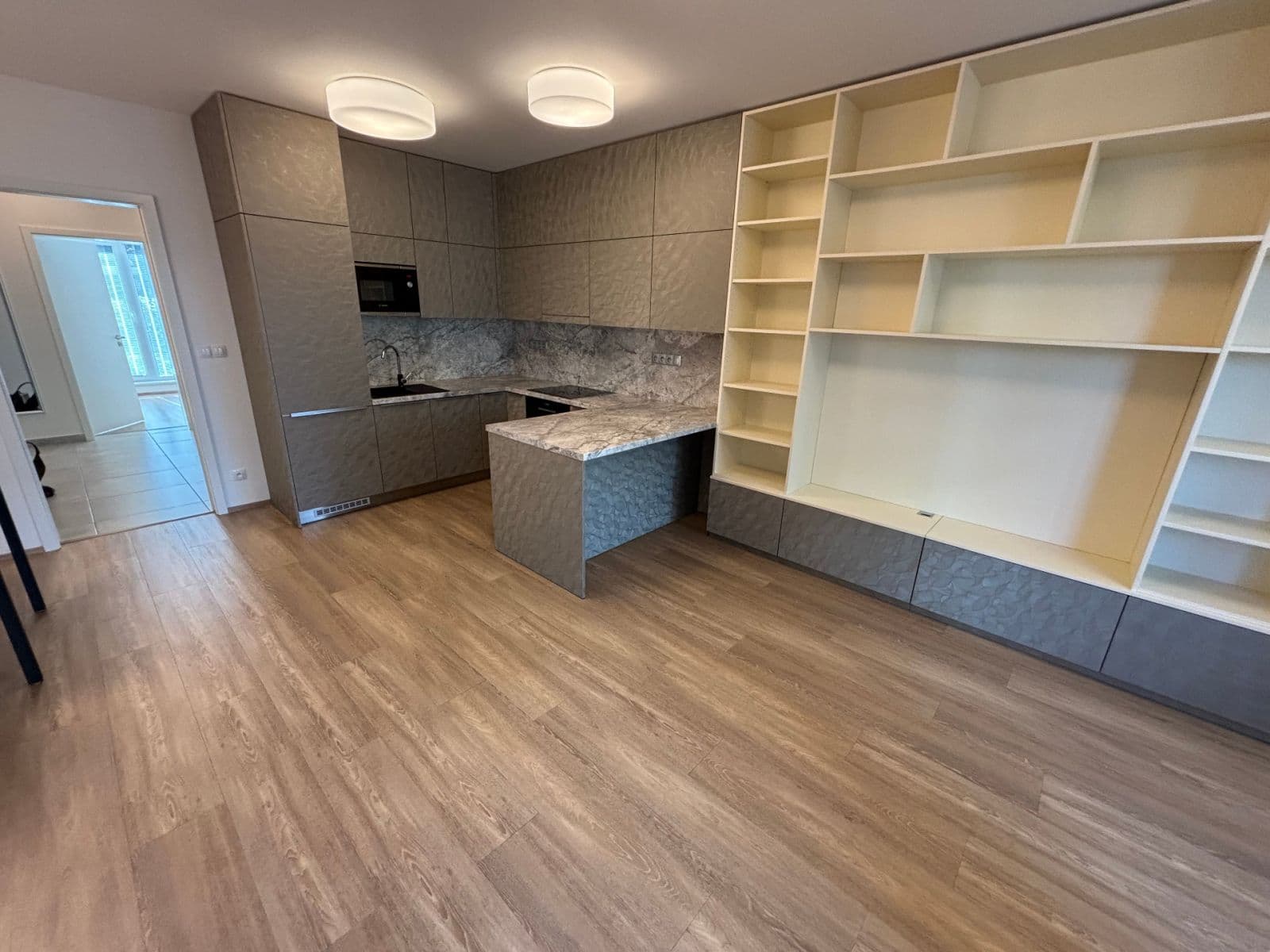 Prenájom bytu 3-izbový 75 m², Olgy Havlové, Praha, Praha Prenájom bytu 3-izbový 75 m², Olgy Havlové, Praha, Praha