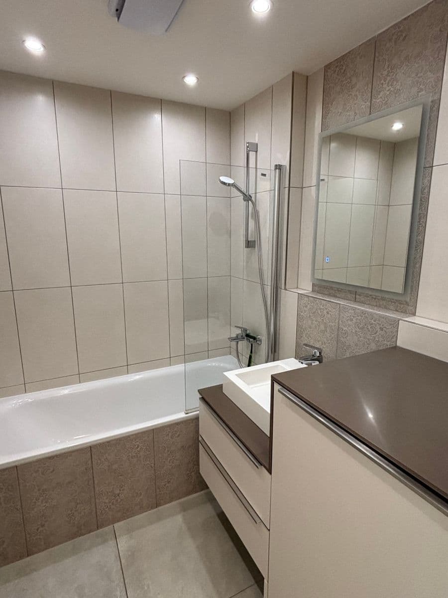 Prenájom bytu 3-izbový 75 m², Olgy Havlové, Praha, Praha Prenájom bytu 3-izbový 75 m², Olgy Havlové, Praha, Praha