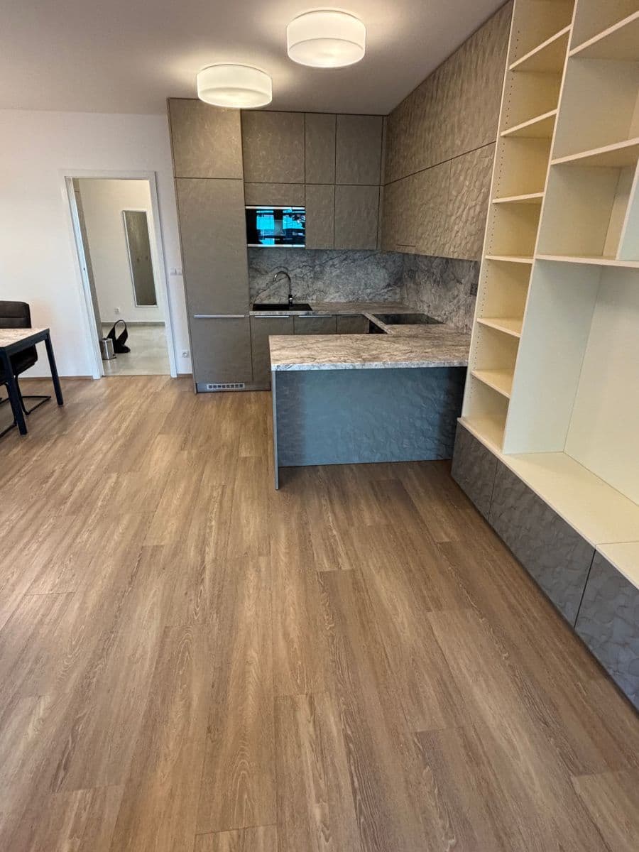 Prenájom bytu 3-izbový 75 m², Olgy Havlové, Praha, Praha Prenájom bytu 3-izbový 75 m², Olgy Havlové, Praha, Praha