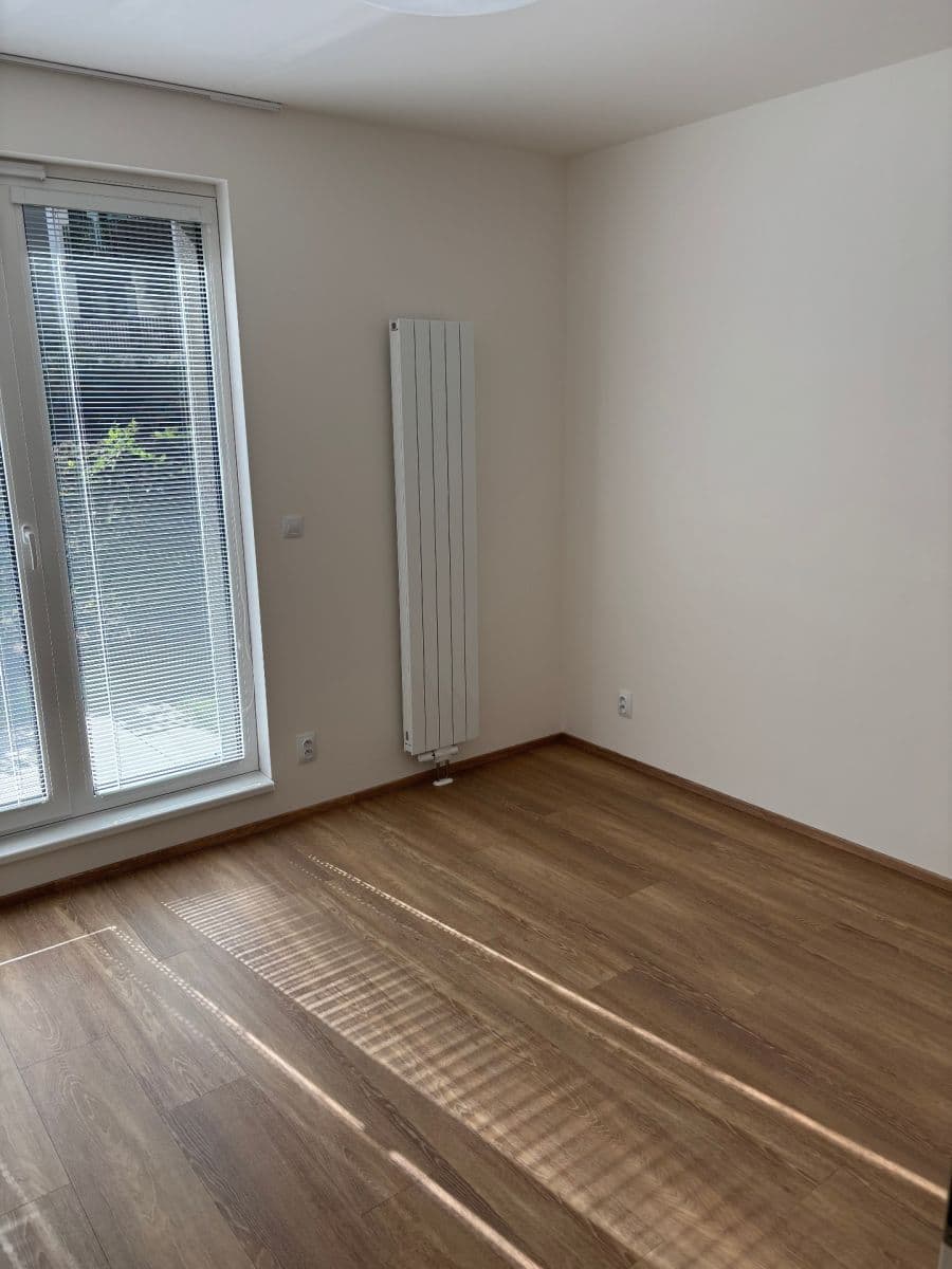 Prenájom bytu 3-izbový 75 m², Olgy Havlové, Praha, Praha Prenájom bytu 3-izbový 75 m², Olgy Havlové, Praha, Praha