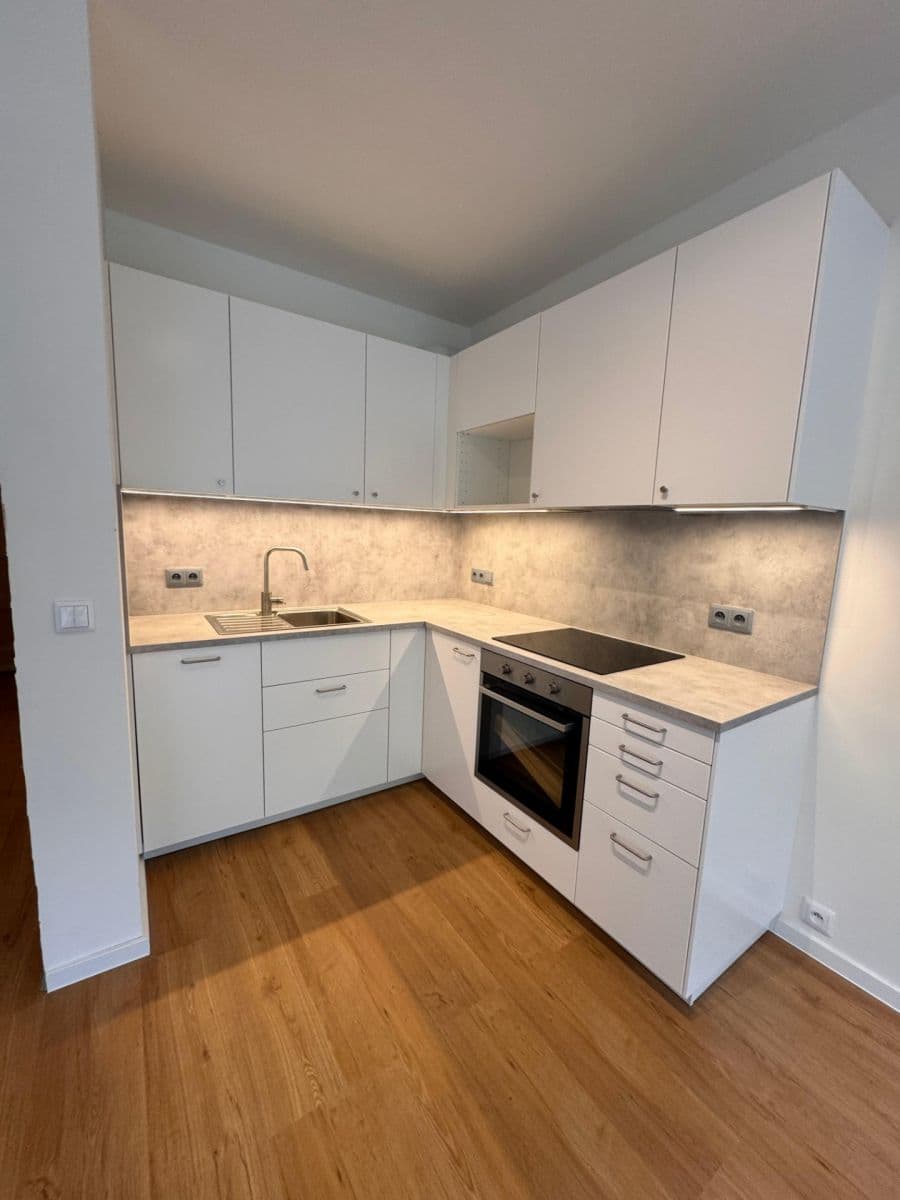 Prenájom bytu 2-izbový 46 m², Střížkovská, Praha, Praha Prenájom bytu 2-izbový 46 m², Střížkovská, Praha, Praha