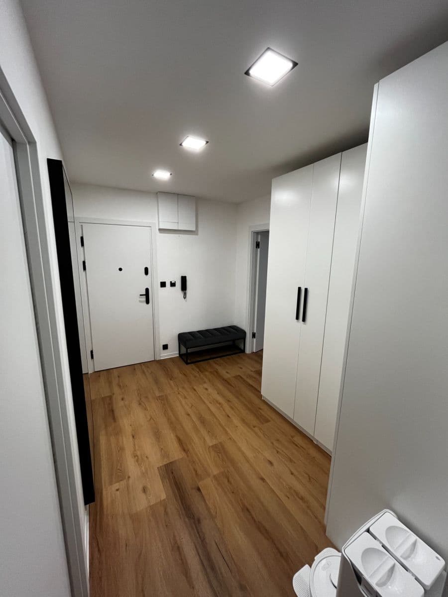 Prenájom bytu 3-izbový 65 m², Křimická, Plzeň, Plzeňský kraj Prenájom bytu 3-izbový 65 m², Křimická, Plzeň, Plzeňský kraj
